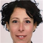 Giovane professionista laureata in lingue offre la sua passione per l'inglese, lo spagnolo e l'italiano a chi desidera eccellere